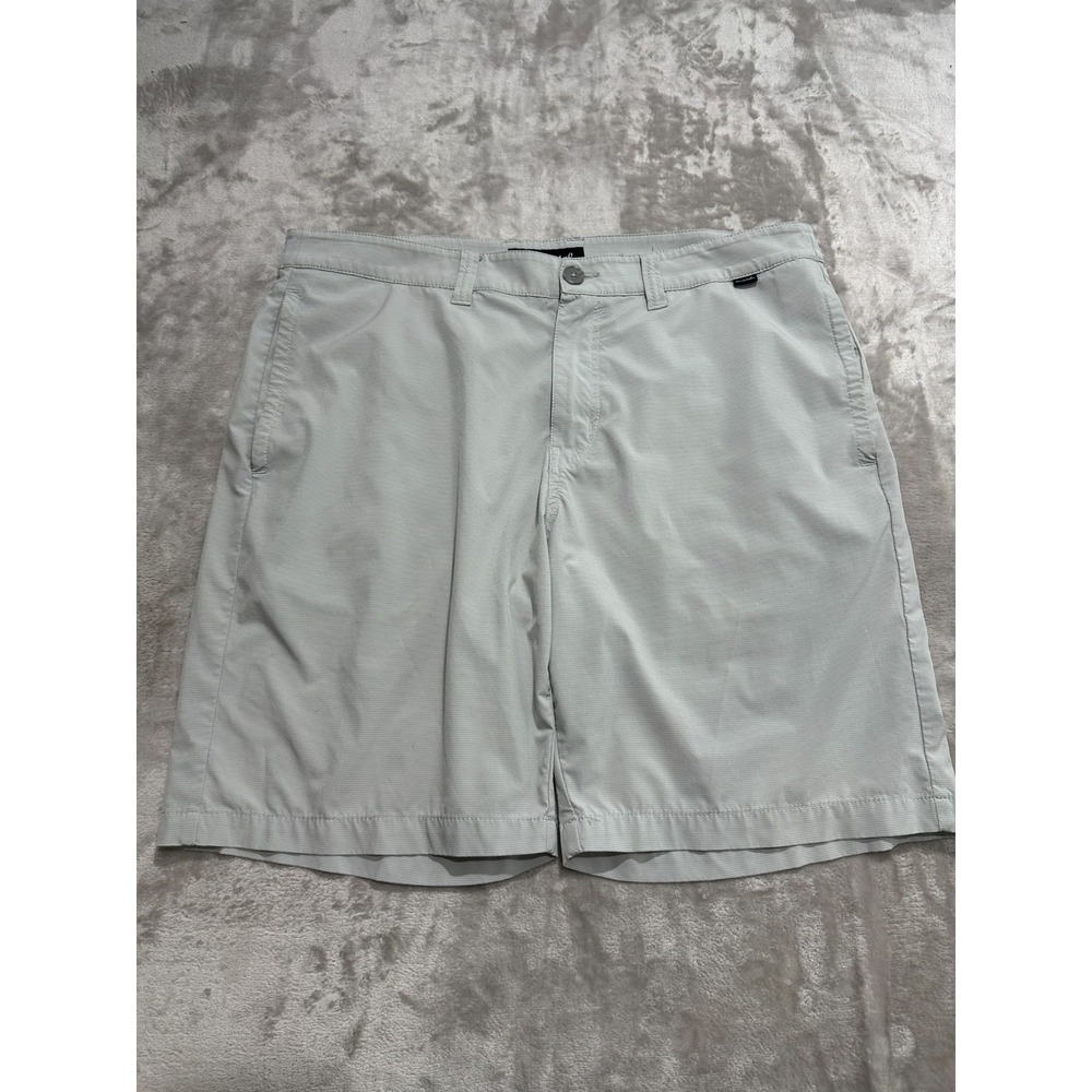 Travis Mathew Shorts Men's Size 36‎ Light Gray Golf Stretch Chino Pockets GC